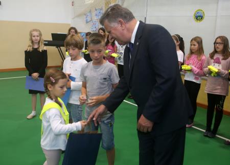 PRVOŠOLČKI BEGUNJE 19 FOTO LJUBO VUKELIČ